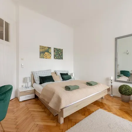 Apartment Corvin *