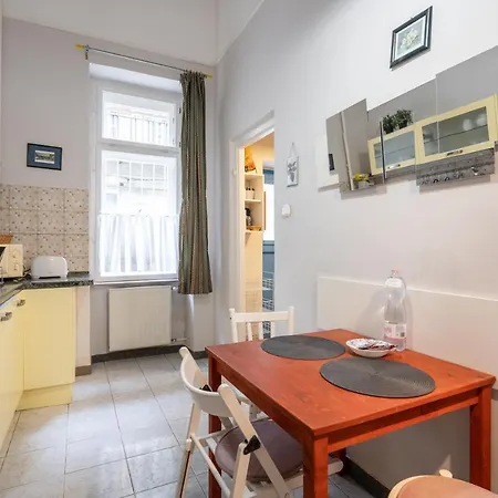 Bpr Pleasant Lair In The Center Budapest