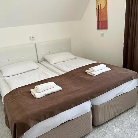 Irini Panzio Budapest