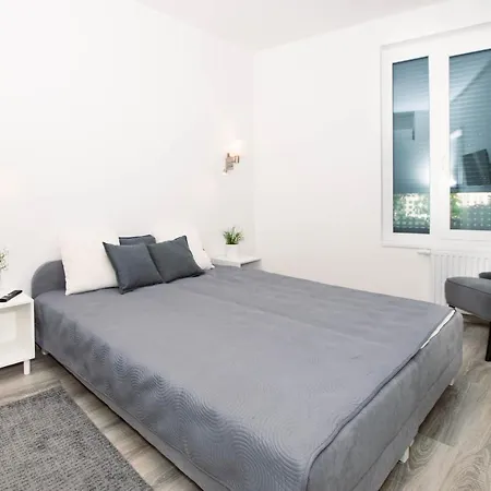 Elisabeth Downtown Apartman *