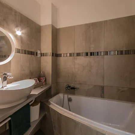 Semmihome Semmelweis Street Apartment Budapest
