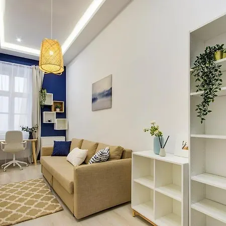 Emerald Residency 4Br-2Ba Apartment