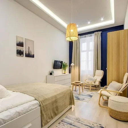 Emerald Residency 4Br-2Ba Budapest