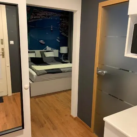 Apartment V3 *