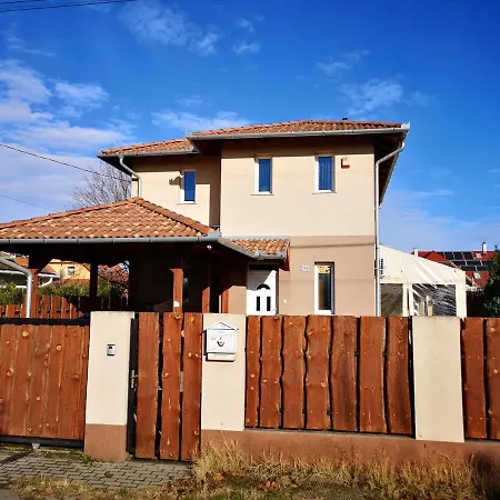 شقة Airport Road/repter Koezeli Haz Privat Parkoloval بودابست