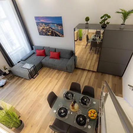 Kiraly21 Downtown At Gozsdu Garden Apartment Budapest