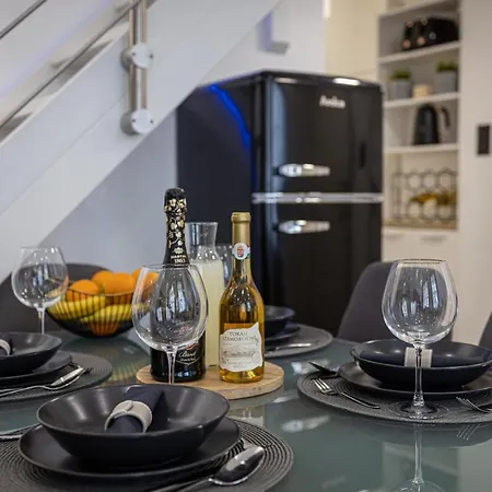 Kiraly21 Downtown At Gozsdu Garden Apartment *