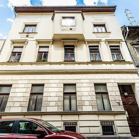 Minimalistico * Budapest