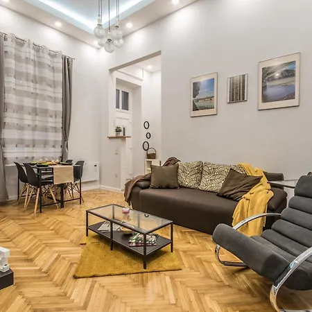 Semmihome Semmelweis Street Budapest