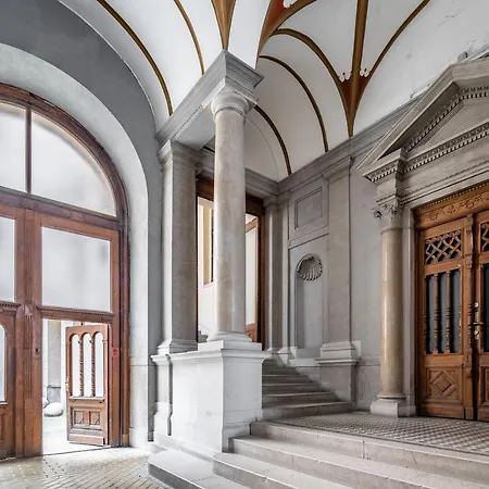 Marvelous In Andrassy Boulevard Apartment Budapest