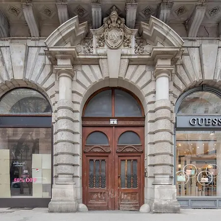 Marvelous In Andrassy Boulevard Apartment Budapest