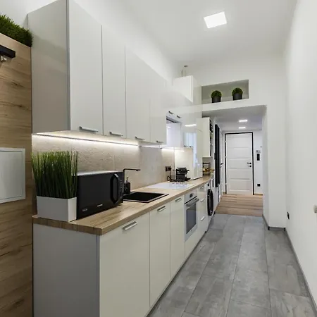 Kiraly21 Downtown At Gozsdu Garden Apartment