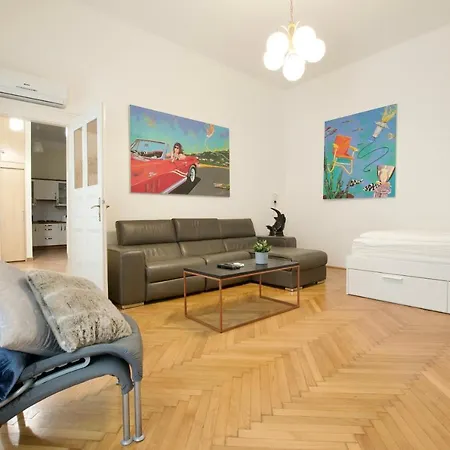 Standard By Hi5 - St. King Street 16. * Budapest