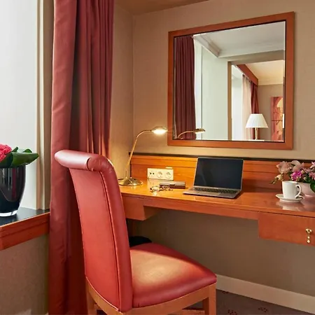 Intercontinental By Ihg Otel