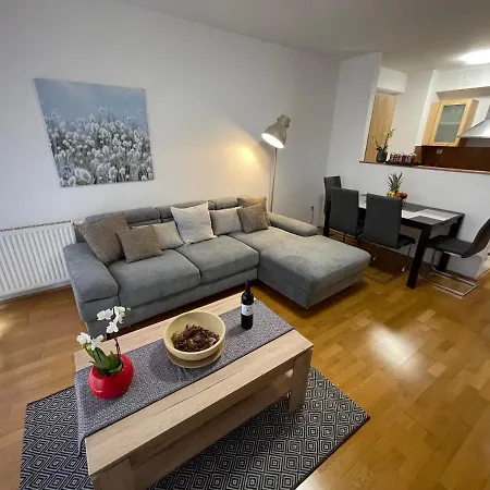 Apartment Prime With Balcony Budapest