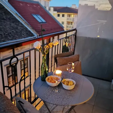 Prime With Balcony Apartment Budapest