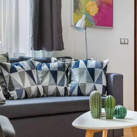 Your Well Deserved Happy Place With Love Apartment Budapest