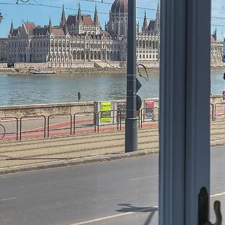 Luxury Riverside Panorama Apartament Budapesta