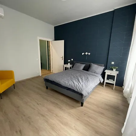 Astoria Downtown Superior Apartment