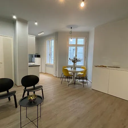 Astoria Downtown Superior Apartment