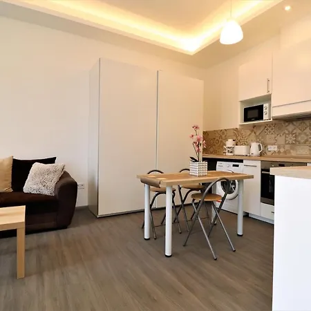 Appartamento Warm & Welcoming Near Margaret Bridge
