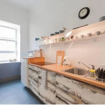 Apartment Modern Stylish 2 Bedroom