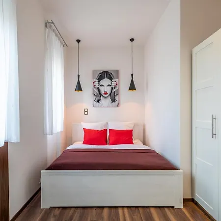 Two Bedroom In Jewish Quarter Apartment