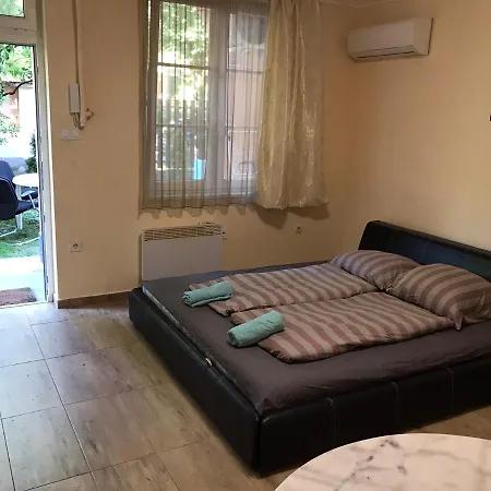 Roland Apartmant Zuglo Apartment