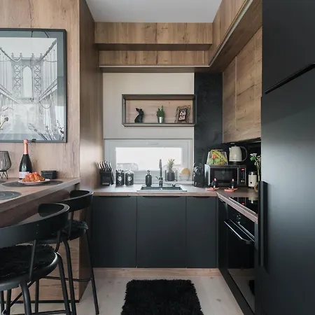 Downtown Penthouse Apartment *
