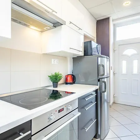 Two Bedroom In Jewish Quarter
