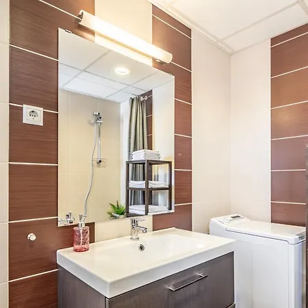 Two Bedroom In Jewish Quarter Apartment *