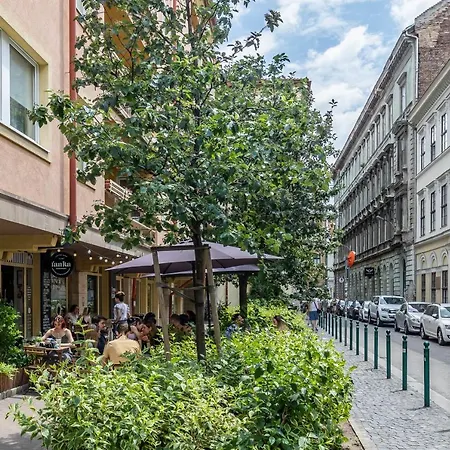 Apartment Two Bedroom In Jewish Quarter