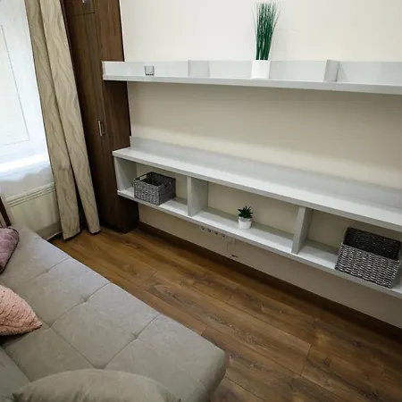 A37 Awesome Apartment