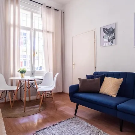 Very Central 1-br Apt With Patio Apartamento Budapest