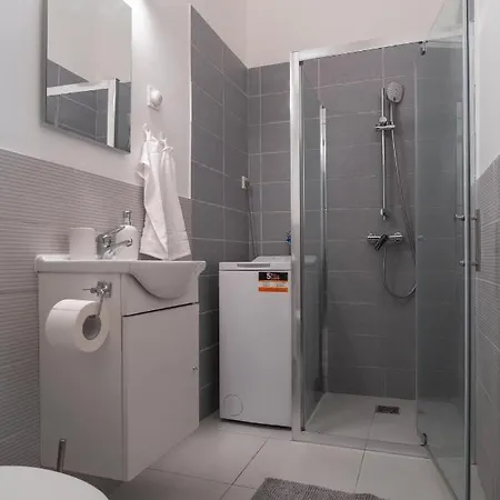 Very Central 1-br Apt With Patio Apartamento Budapest
