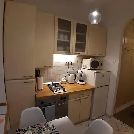 Apartment B10 Baross