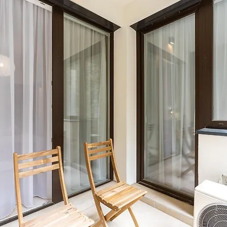 Modern & Newly Built With Private Garage Apartment *