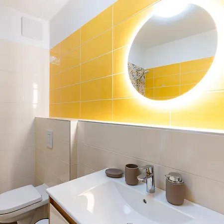 Apartment Modern & Newly Built With Private Garage Budapest