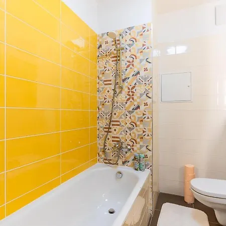 Apartmán Modern & Newly Built With Private Garage