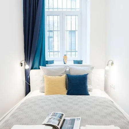Newly Refurbished At Superb Location Apartment *