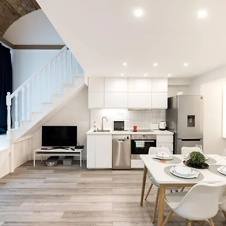 Newly Refurbished At Superb Location *