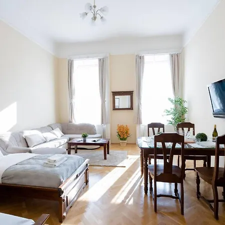 Apartment Central Bright And Spacious With 3