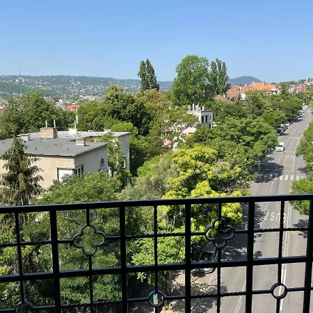 Panoramic Hideaway In Buda * Budapesta