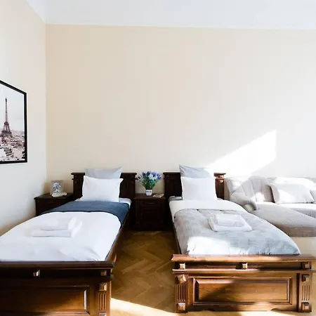 Central Bright And Spacious With 3 Budapest