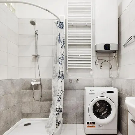 Hungarian Rebelian With Ac Apartmán Budapešť