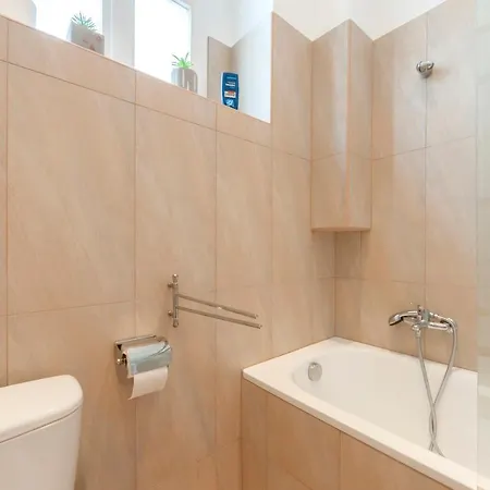Opera & Basilica 2 Bedrooms With Balcony * Budapest