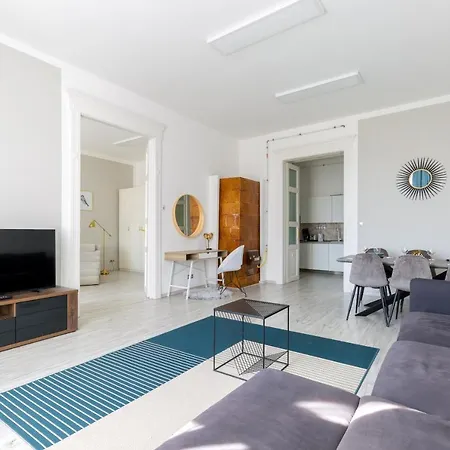 Designer On The Broadway W 2br, Ac And Panorama Balcony Apartment Budapest