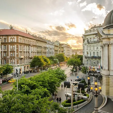 Vigszinhaz Hostel Budapest