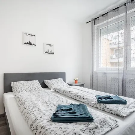 Cosy Close To The Center With Parking Garage Apartment Budapest