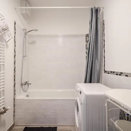 Cosy Close To The Center With Parking Garage